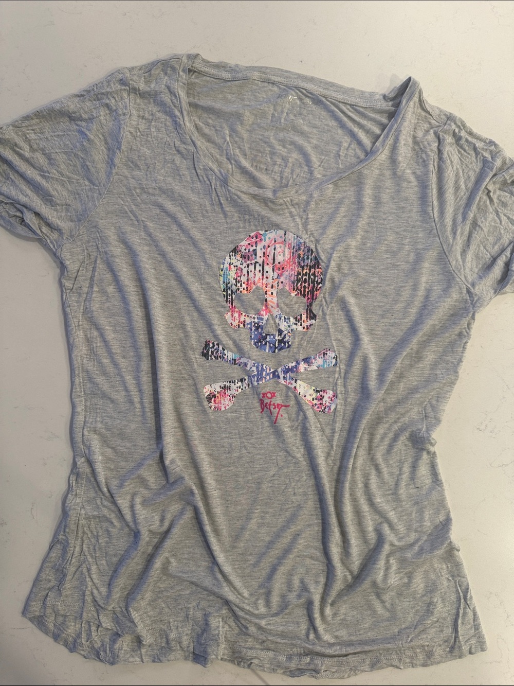 Betsey Johnson Gray Tee with Multicolor Skull & Crossbones